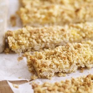 Apple crumble bars