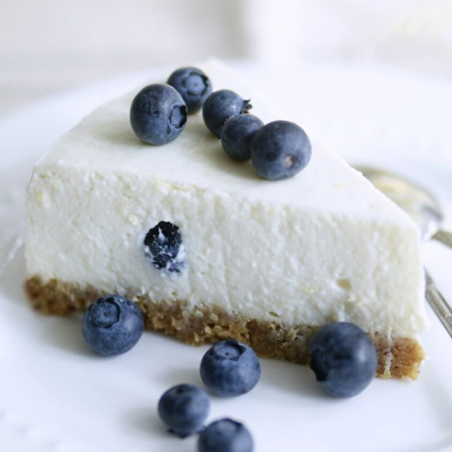 Read more about the article Lemon & Blueberry Cheesecake